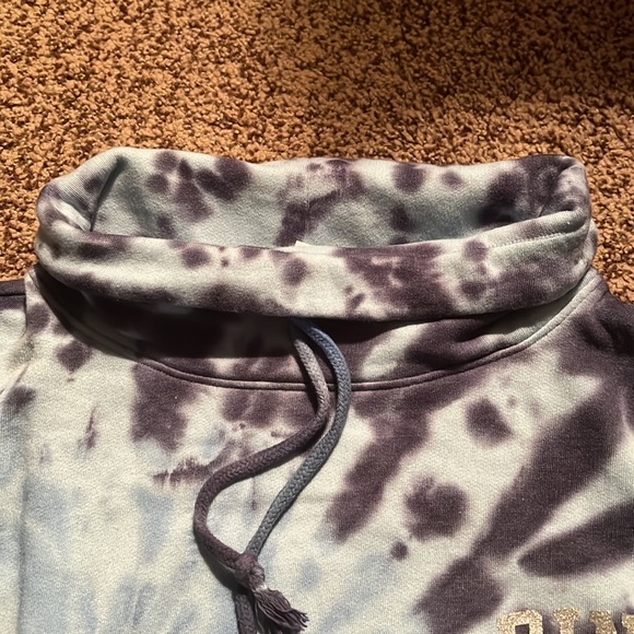 💕 VS Pink Varsity cowl 💕 - Picture 4 of 7